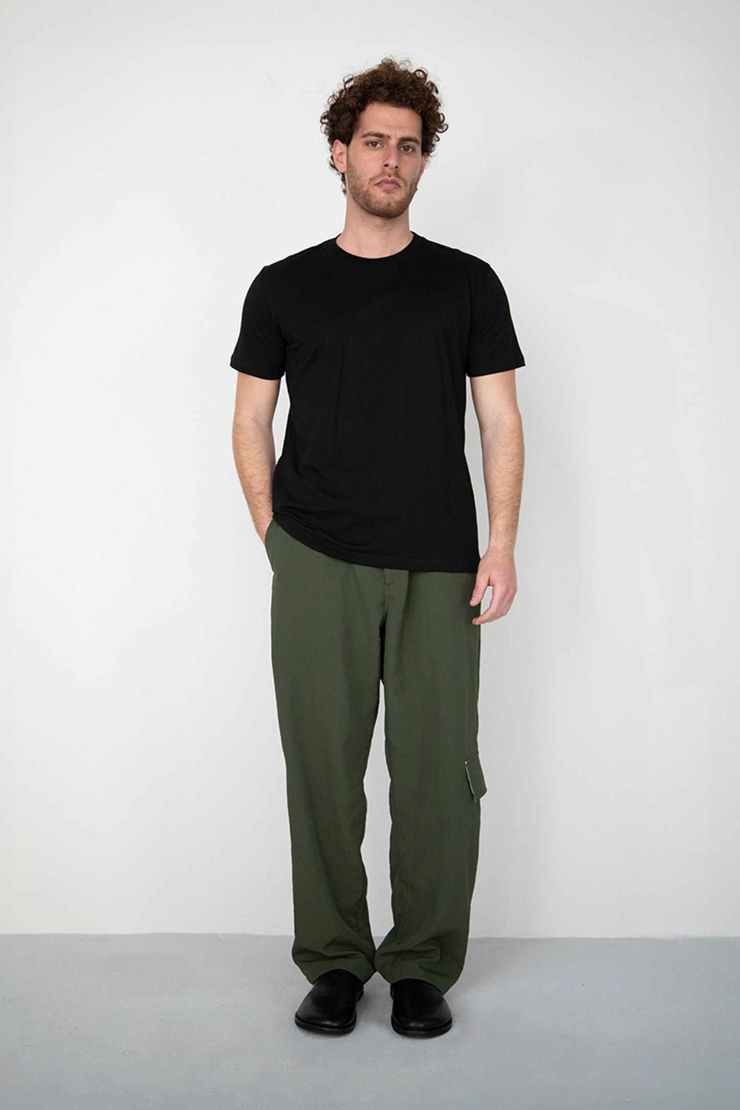 CRINKLED BAGGY KAKI TROUSERS WITH SIDE POCKET