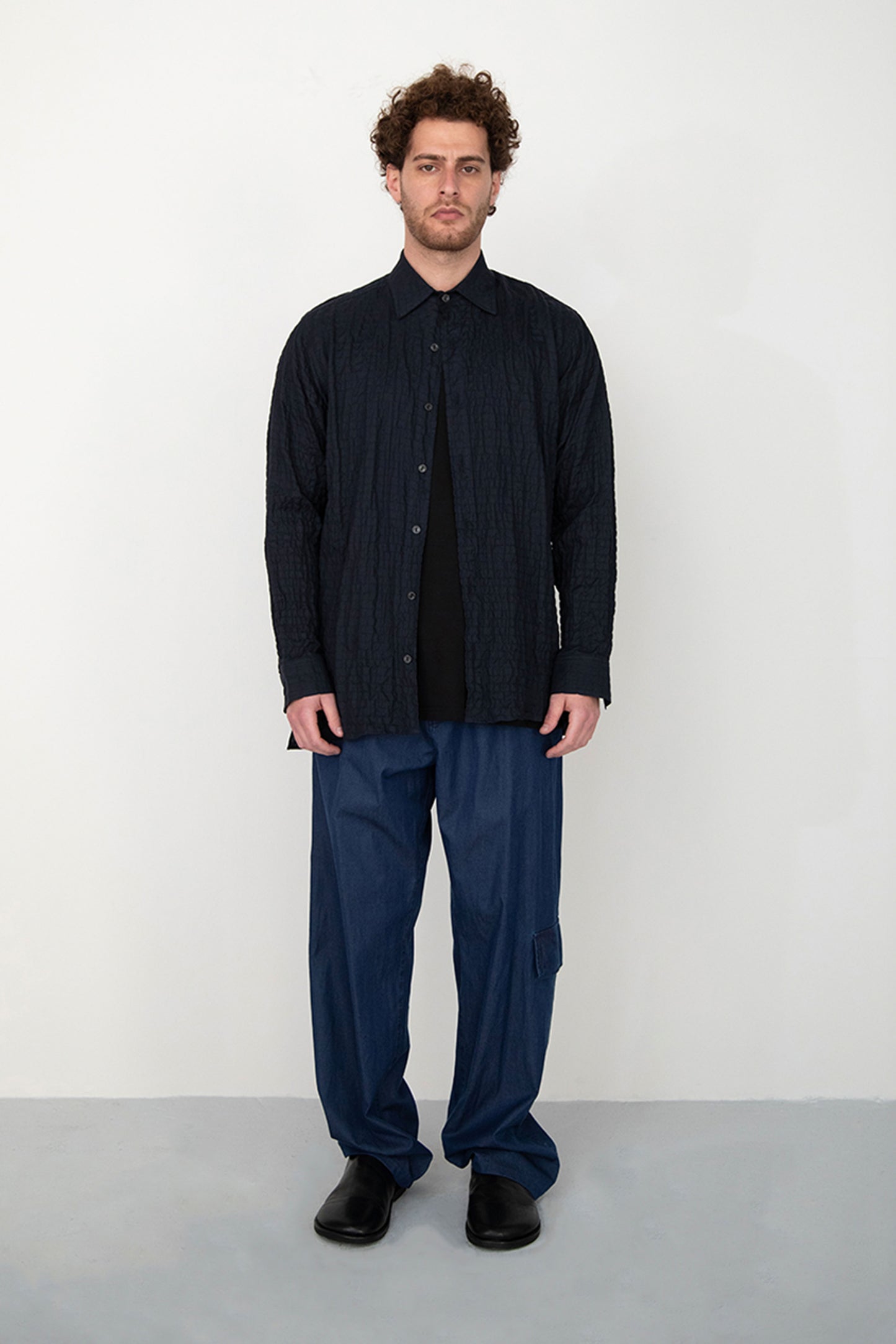CRINKLED NAVY BLUE COTTON SHIRT