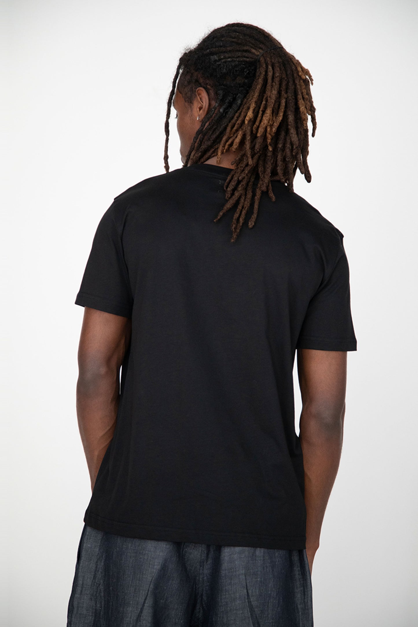 BLACK SHORT LENGTH COTTON T-SHIRT