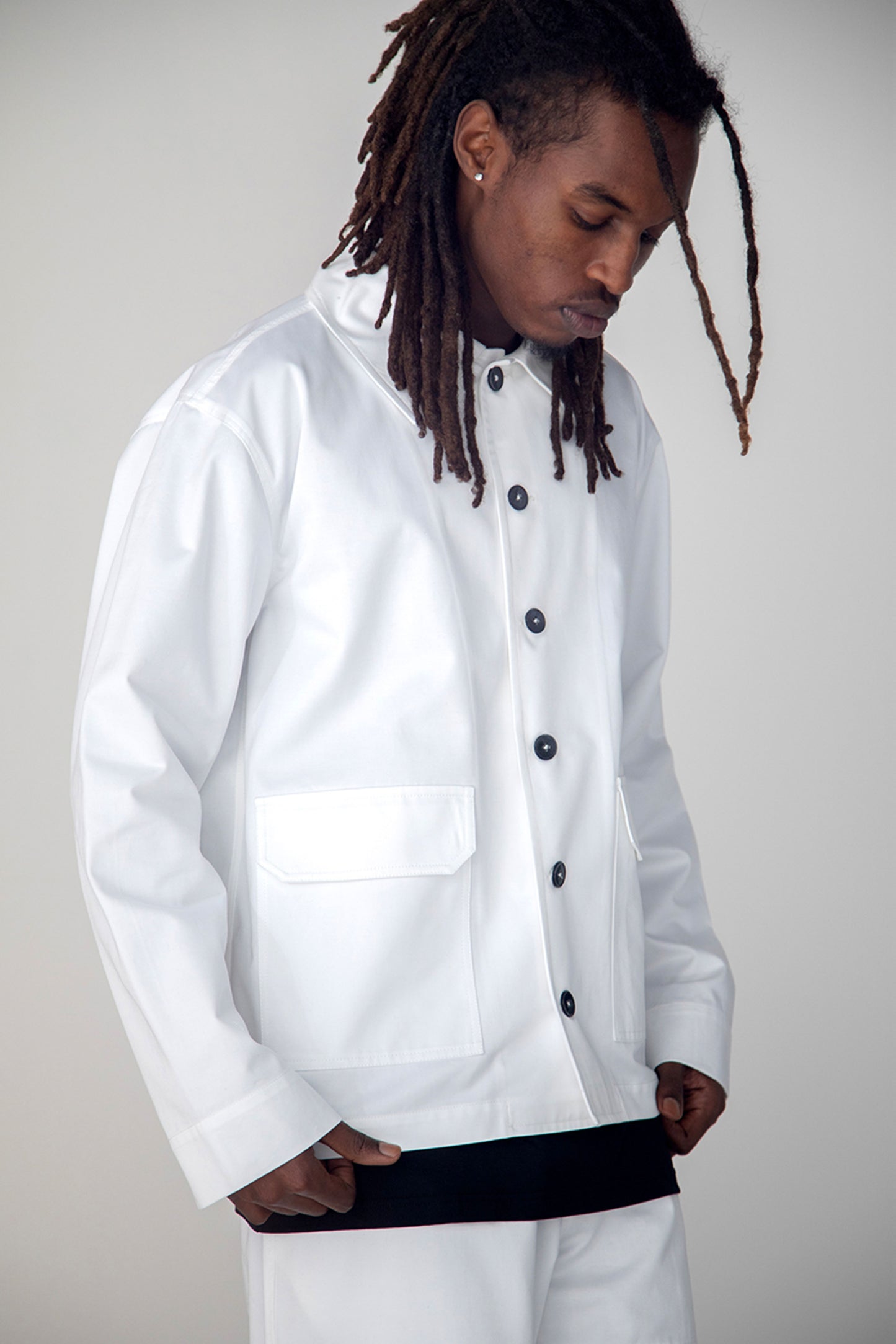 WHITE COTTON GABARDINE BLACK BUTTONS JACKET