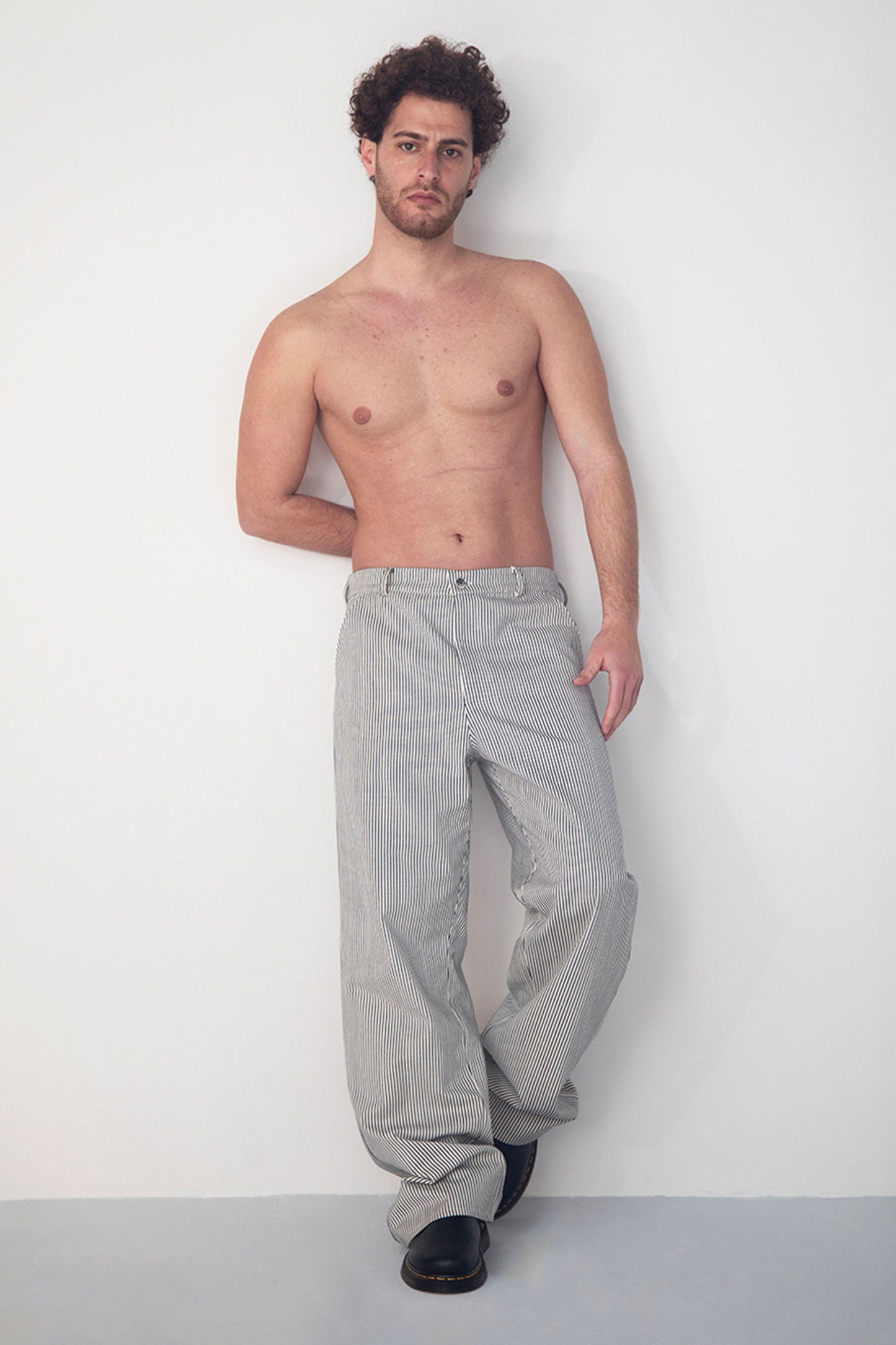 WASHED WHITE NAVY STRIPED DENIM TROUSERS