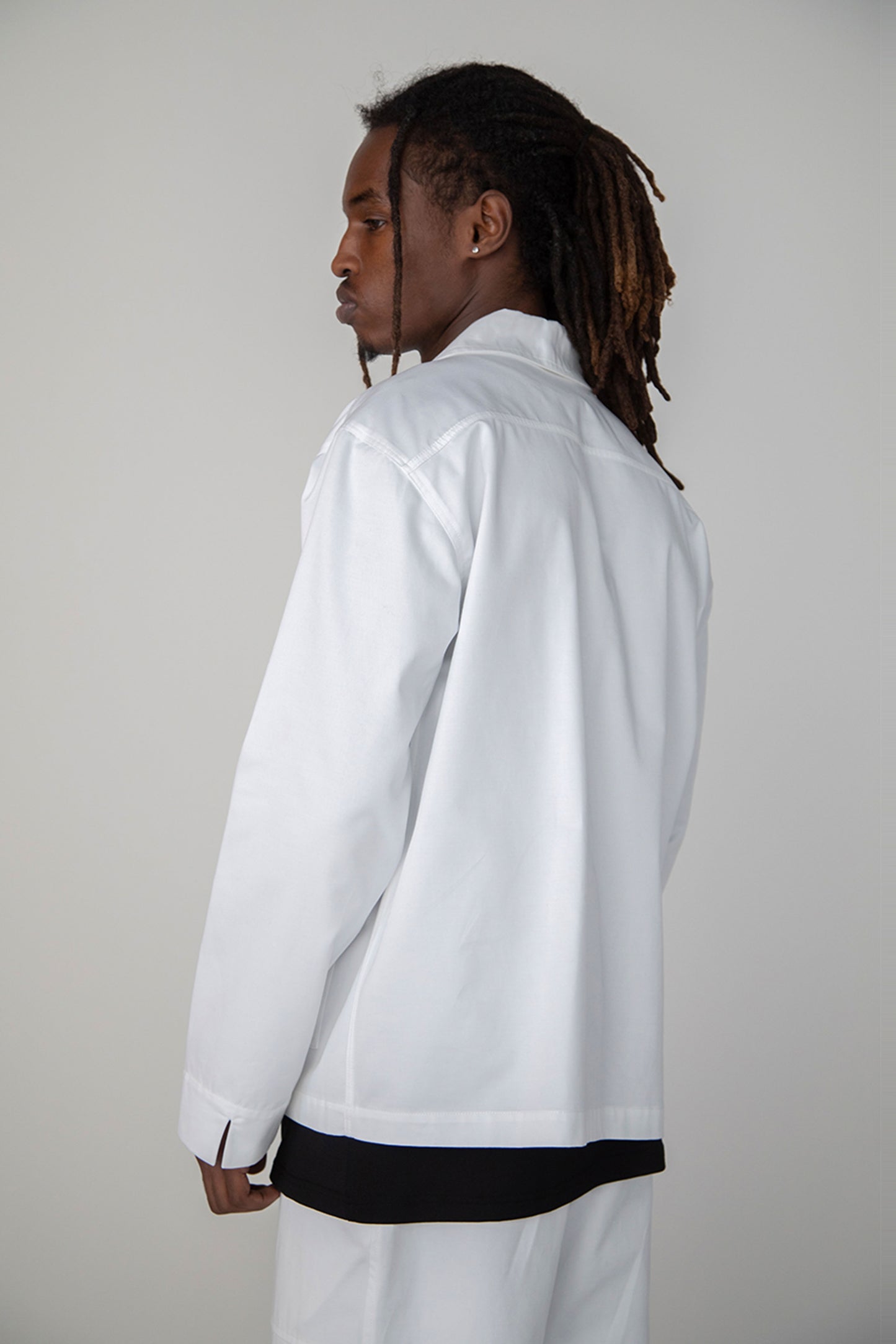 WHITE COTTON GABARDINE BLACK BUTTONS JACKET