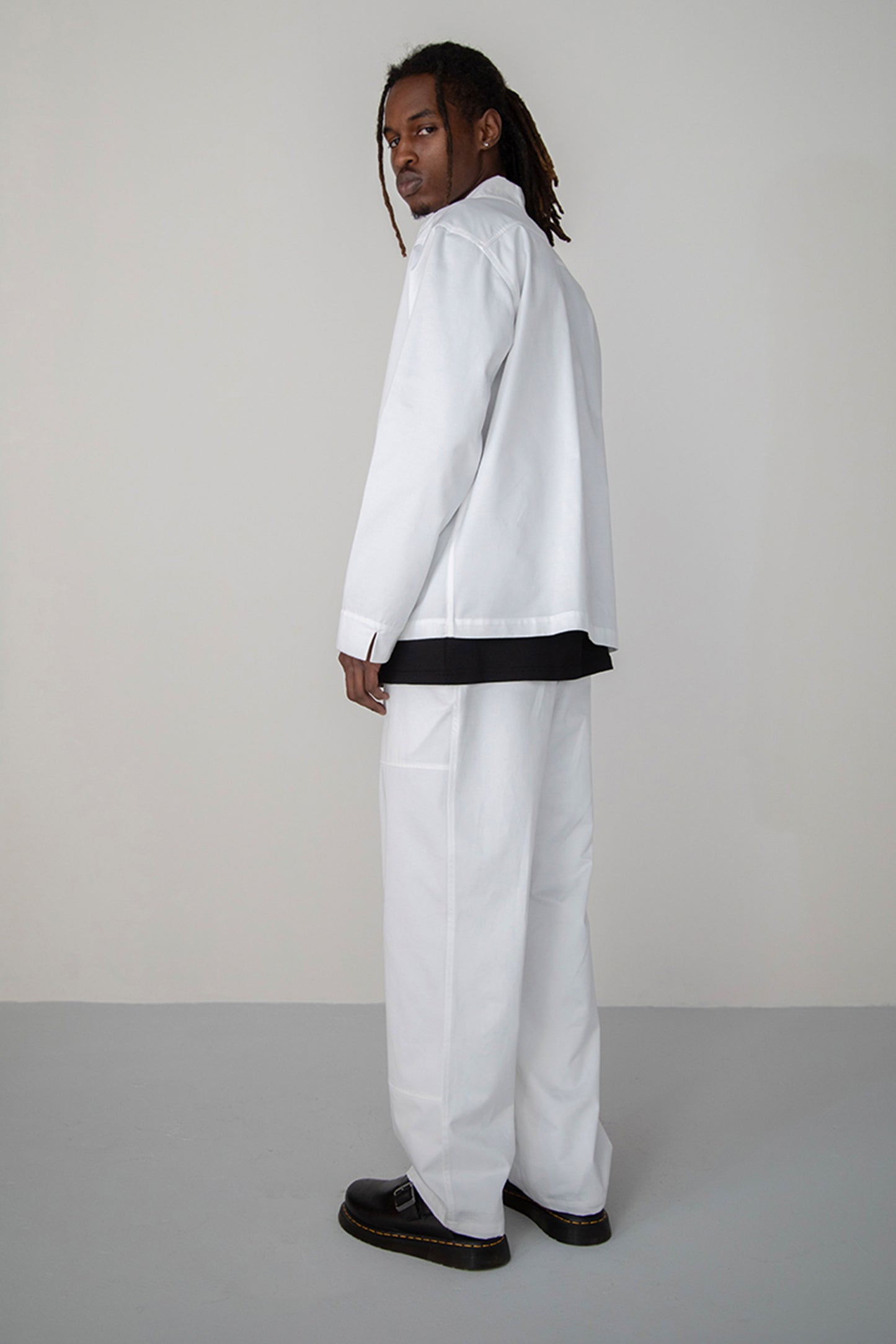 WHITE COTTON GABARDINE BLACK BUTTONS JACKET