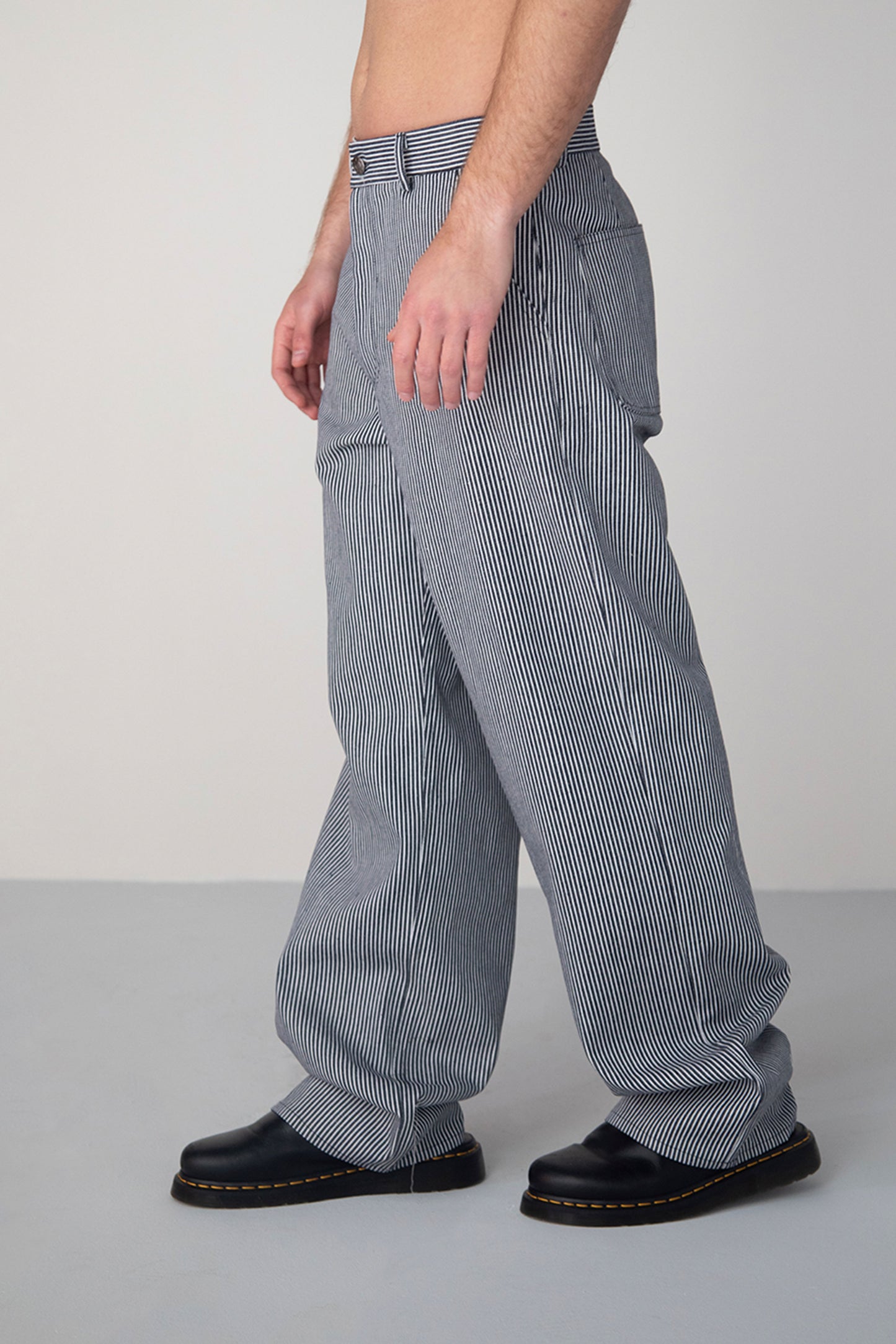 WASHED NAVY WHITE STRIPED DENIM TROUSERS